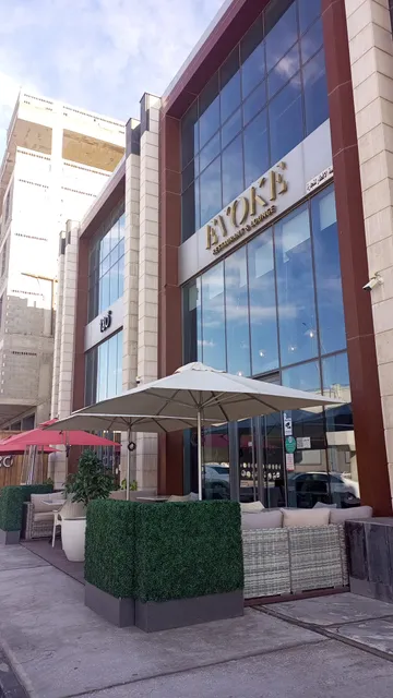 Evoke restaurant & Lounge