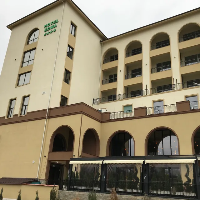 Hotel EDMA