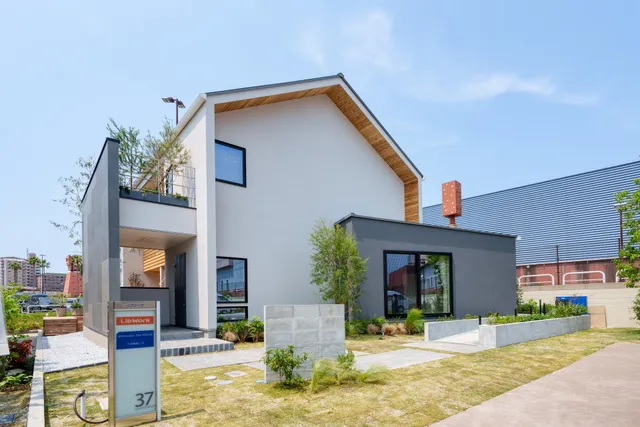 Lib Work×Afternoon Tea HOUSE 福岡 hitマリナ通り住宅展示場店