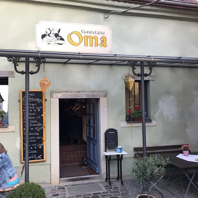 Oma & Opa Villa Restaurant