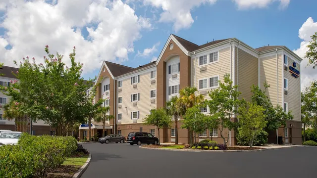 Candlewood Suites Charleston - Northwoods, an IHG Hotel