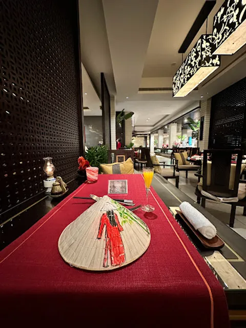 The Water Court Restaurant, Banyan Tree resort