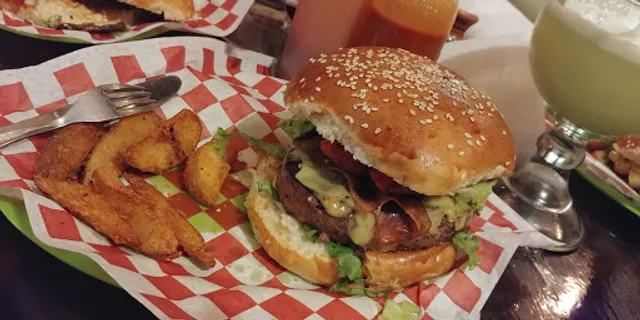 Hamburguesas Los Pericos