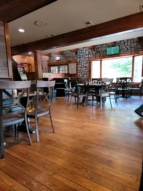 Handshakes Bar & Grill