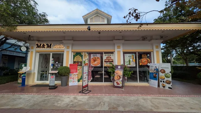 M&M Asiatique The Riverfront Indian-Thai Halal Restaurant