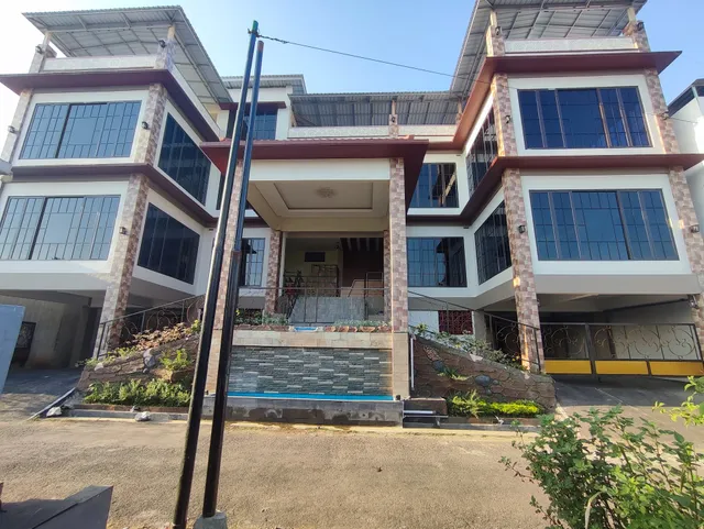 Urbanview Grand Lotus Hotel by RedDoorz