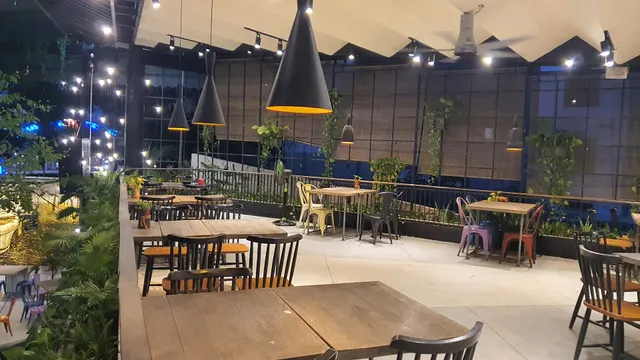 Nhà Hàng Palms Bistro Nhatrang