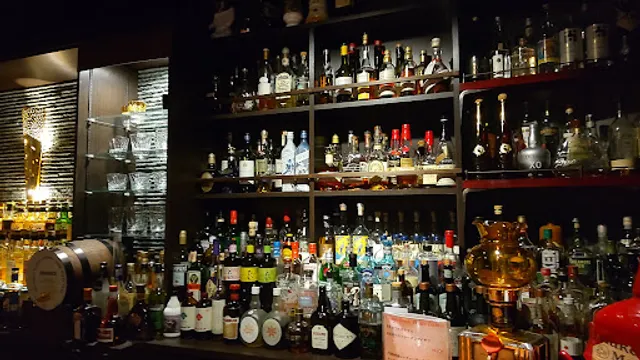 Bar The Authentic 坂梨