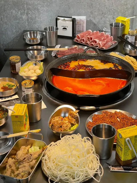 叁火鍋倶楽部San Hot Pot Club(三火锅)