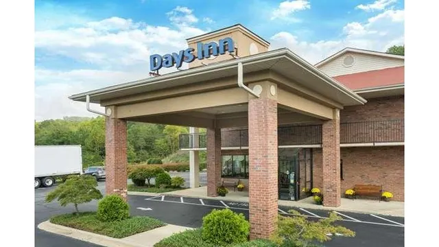 Days Inn by Wyndham Asheville Downtown North