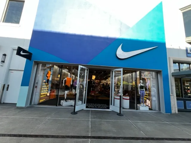 Nike Bridgeport Village