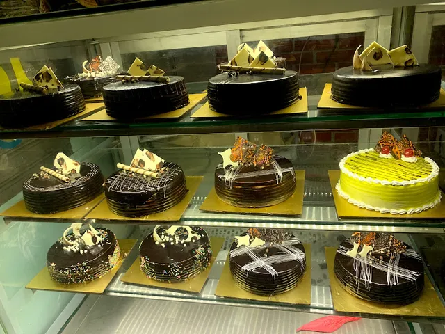 DELI HAPPINESS cake shop&more