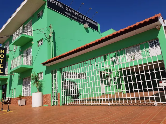 Hotel Campos Floridos
