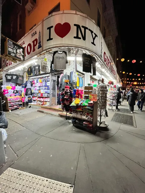 Maayer Dua gift shop