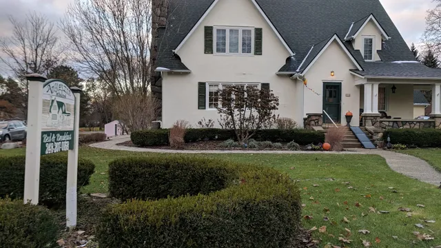 Angie's Inn On The Grand