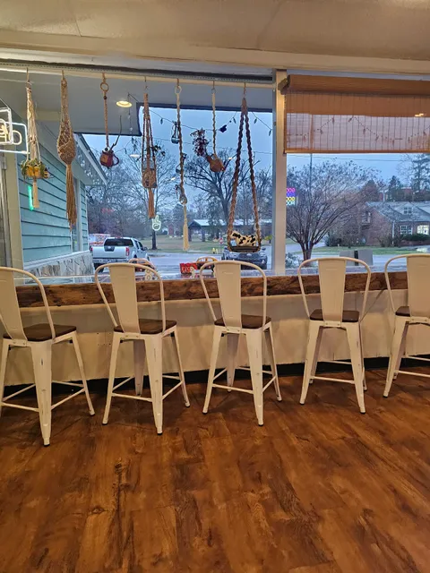 DIRT HIPPIE KITCHEN&MERCANTILE LLC