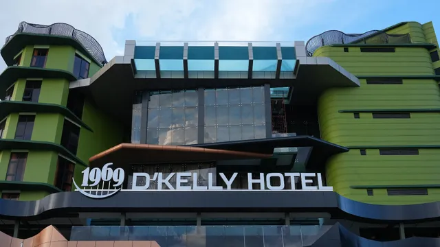 1969 D'Kelly Hotel