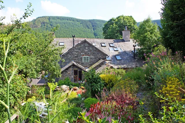 Foel Ortho Farmhouse, Bunkhouse, Treehouse, Barn Hall, Spa & Follies Nr Lake Vyrnwy Wales.