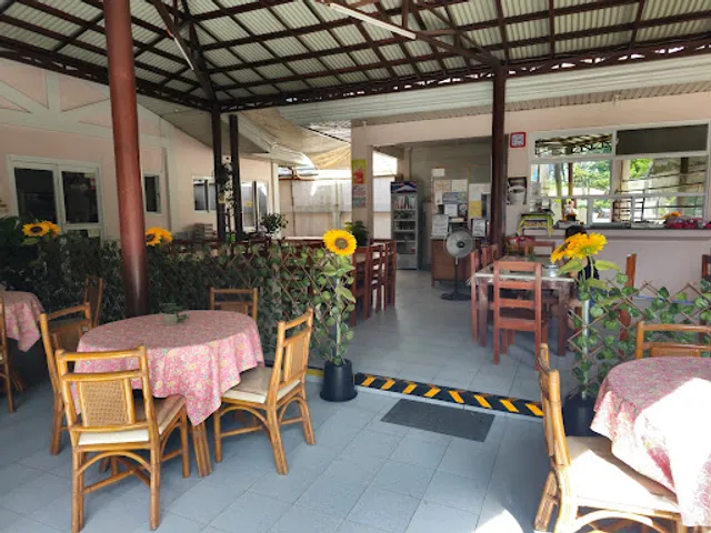 Tartaruga's Hotel and Restaurant