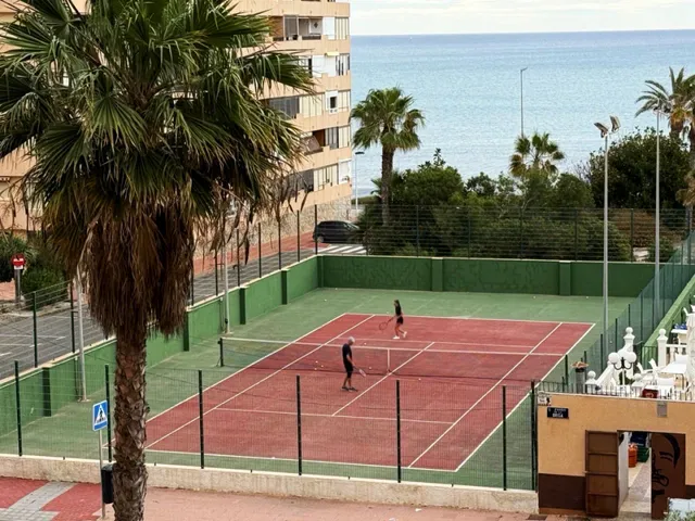 The house of secrets / La casa de los secretos