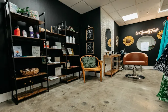 Lyf salon & boutique