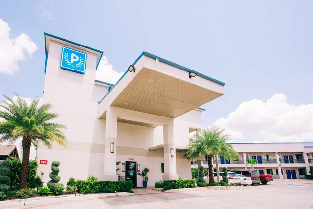 Palace Inn Blue I-45 & College Ave