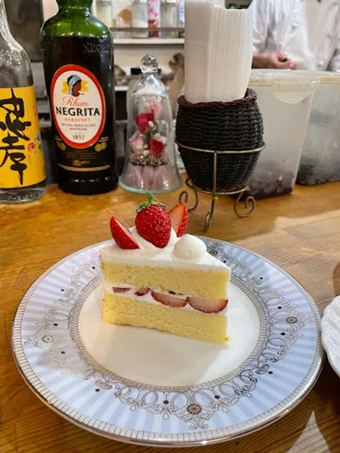 Pelipeli cake and coffee shop