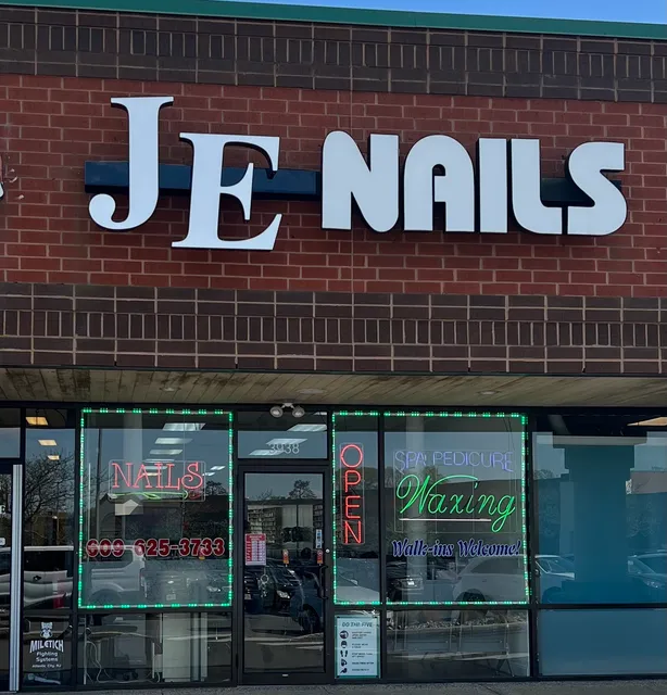 J-E Nails