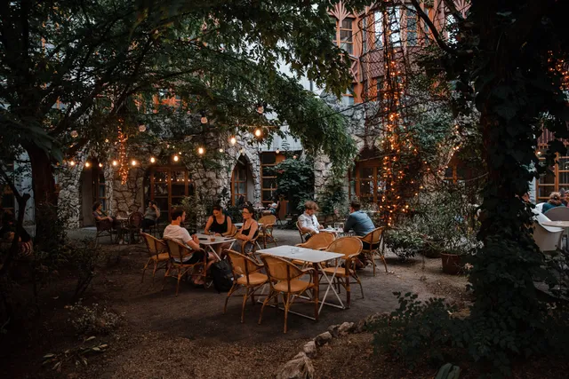 Bereg Embassy Bar & Cafe