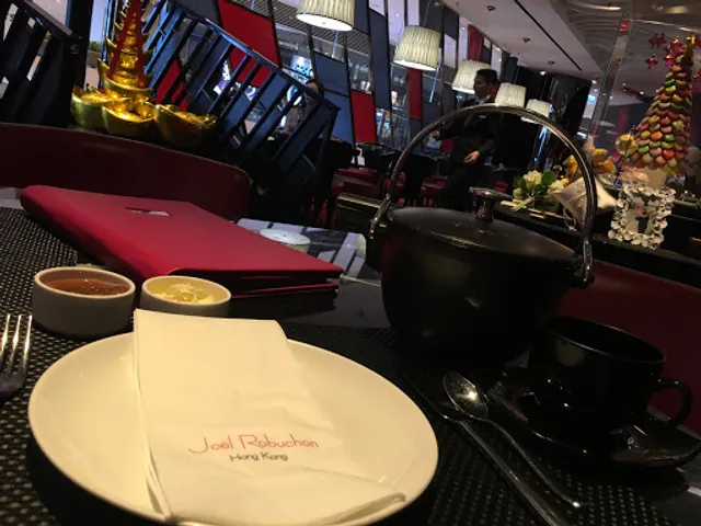 Le Salon de Thé de Joël Robuchon Elements