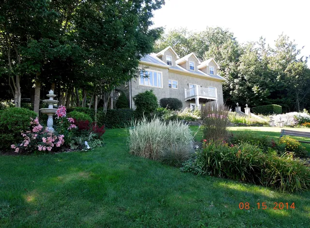 Ocean Hillside Bed & Breakfast