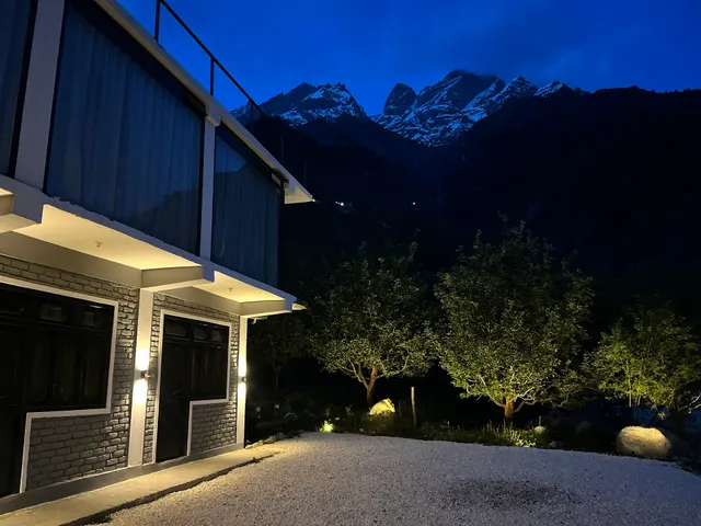 CAFE EILISH AND RETREAT(CAFE,ROOMS & DORMITORY)