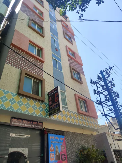 Queen's new luxury pg for ladies