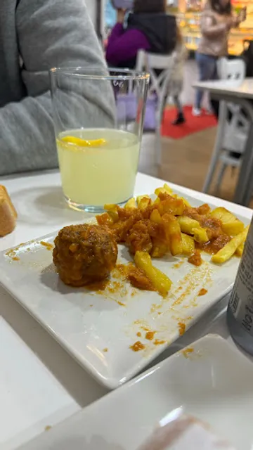 Panaderia Pasteleria Capricho