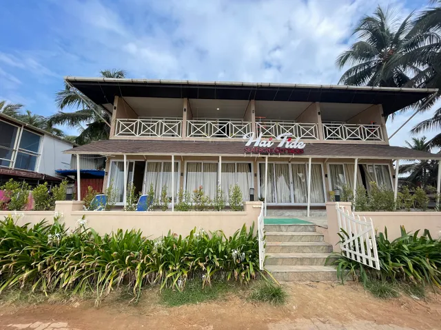 Hai Tide Sea Front Cottages