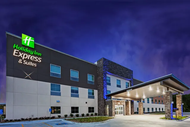 Holiday Inn Express & Suites Coffeyville by IHG