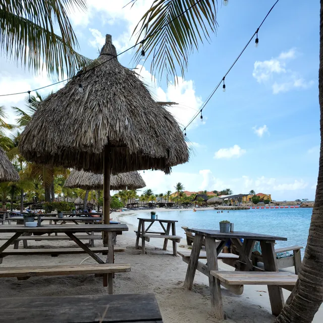 Chill Beach Bar & Grill