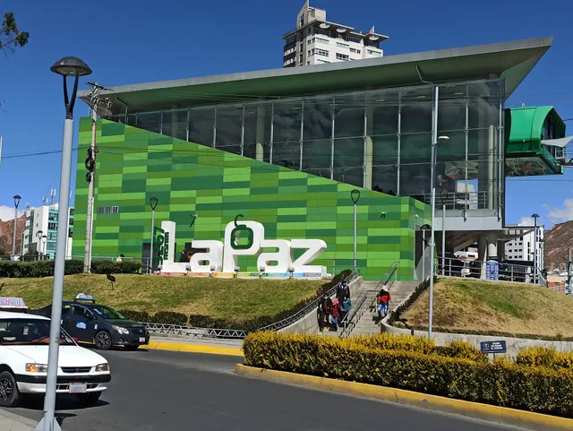 Mi Teleférico Green Line - Irpavi Station