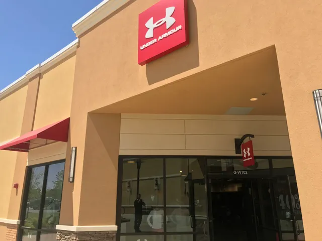 Under Armour Factory House - Outlets at Little Rock