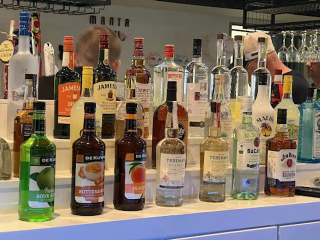 MANTA STEAK & SEAFOOD SUSHI BAR