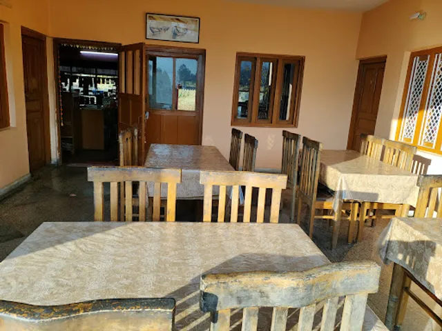 Shri Hayat Hotel & Restaurant