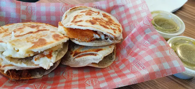 Doña Tota La Joya San Nicolás