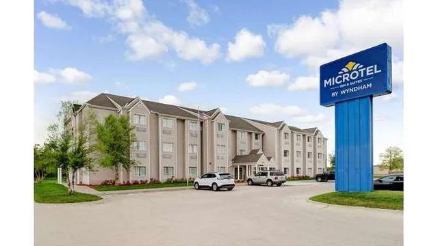 Microtel Inn & Suites by Wyndham Bellevue/Omaha