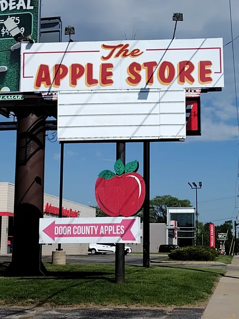 Wood Orchard fresh apples and produce marketplace store