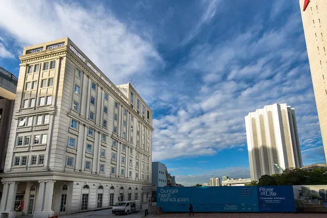 Hotel Avenue J Central Market