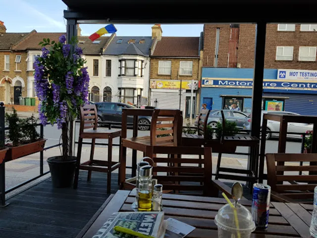 Arabella Restaurant & Lounge