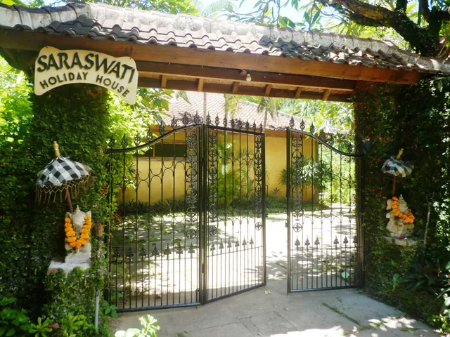 Saraswati Holiday House