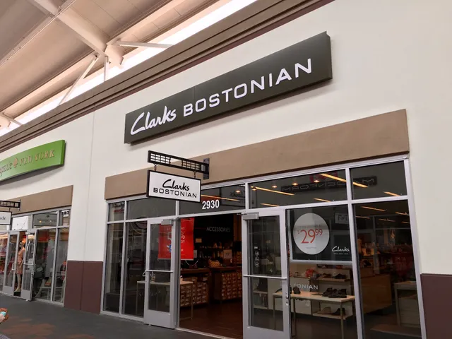 Clarks Bostonian Outlet