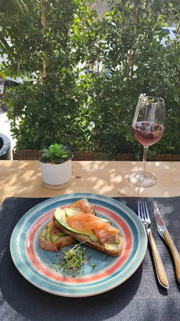 Enjoy : Deli smart food & drinks