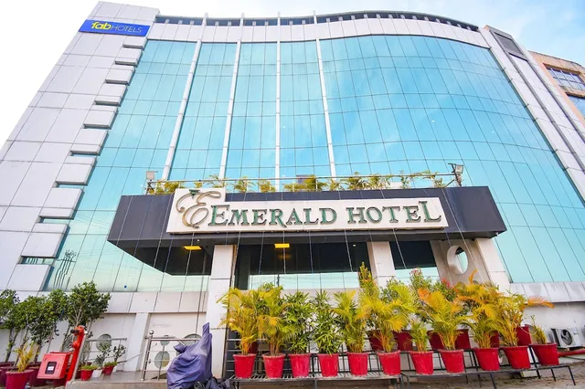 Hotel Emerald